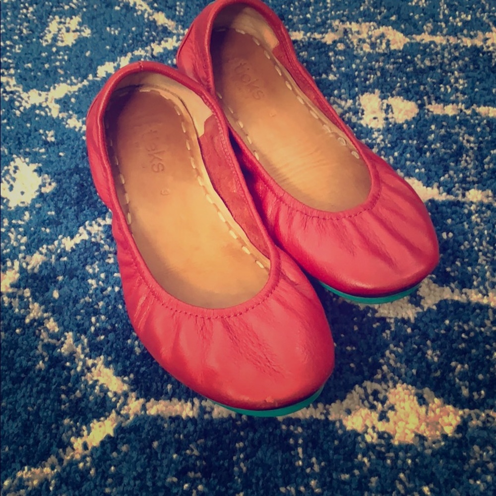 Sz 9 cardinal red Classic Tieks flat. GUC